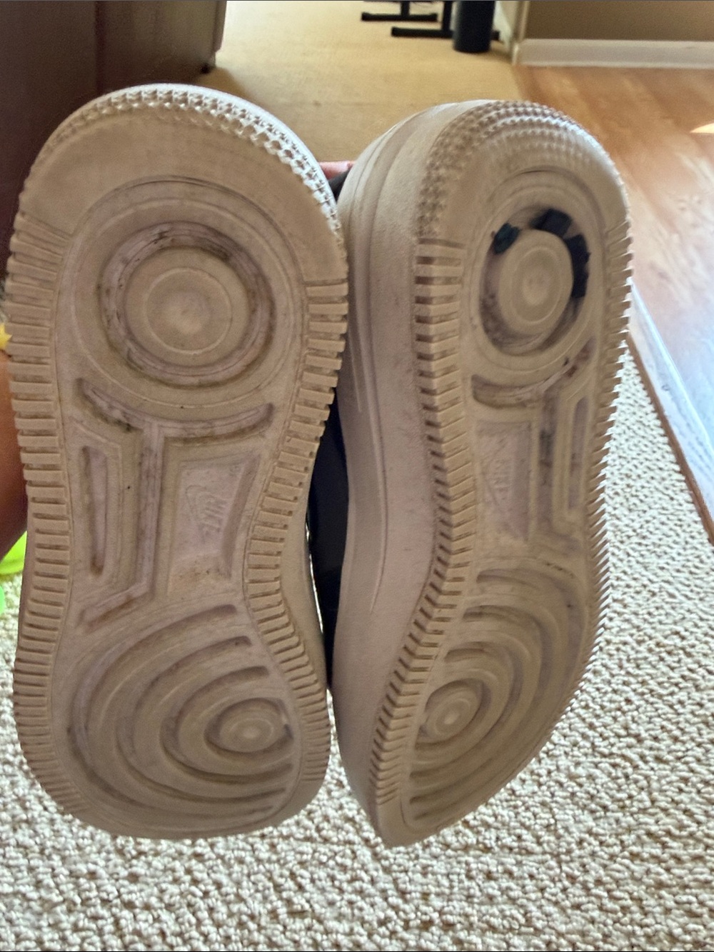 Nike Black Low-Top Sneakers with White Platform Sole - Picture 3 of 3